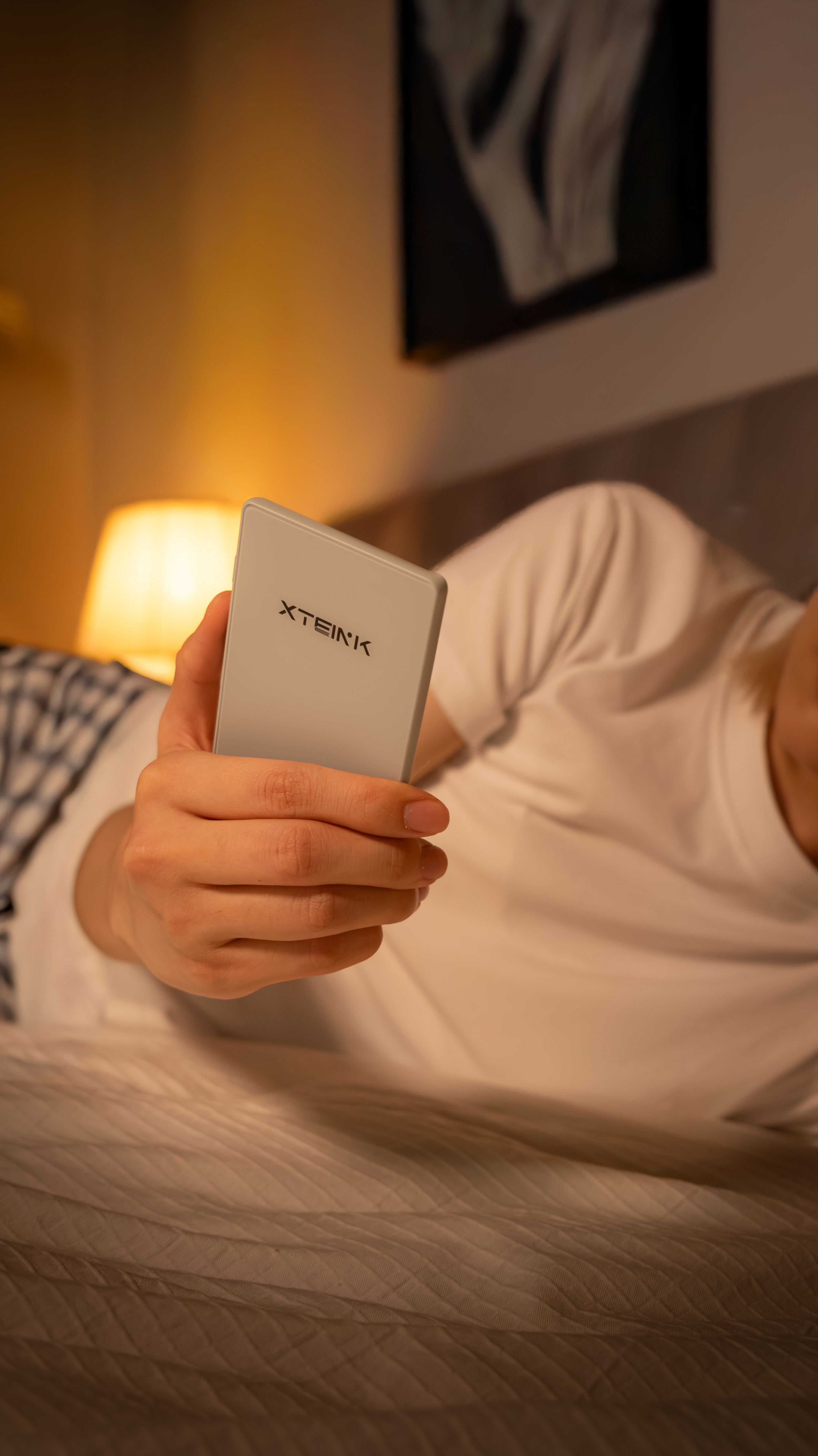 Đọc sách trước khi ngủ — kết thúc ngày dài bằng vài trang sách yêu thích